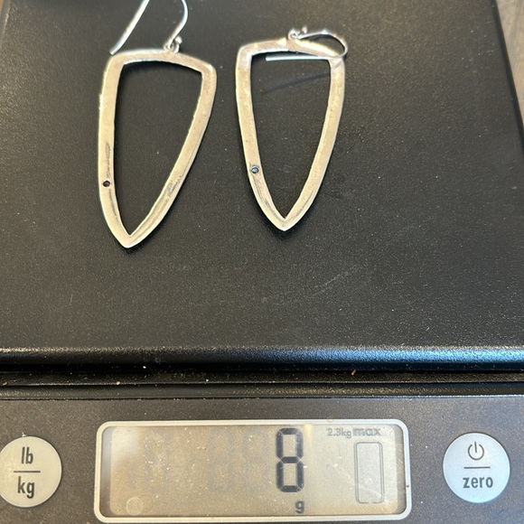 Sterling Hammered Amethyst Statement Drop Earrings. Arrow shape, lightweight - Picture 3 of 6